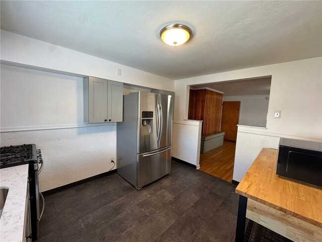 Building Photo - 311 Linden Ave