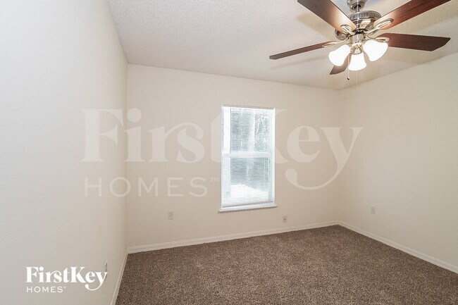 Building Photo - 12411 Glenn Hollow Dr