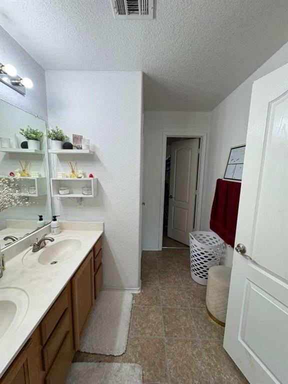 Building Photo - 7301 Derby Downs Dr