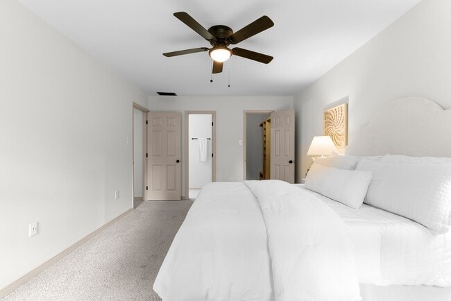Building Photo - $3,000 / 4 br / 3 ba / 2,012 sqft