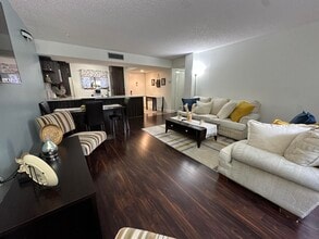 Building Photo - 5220 Las Verdes Cir