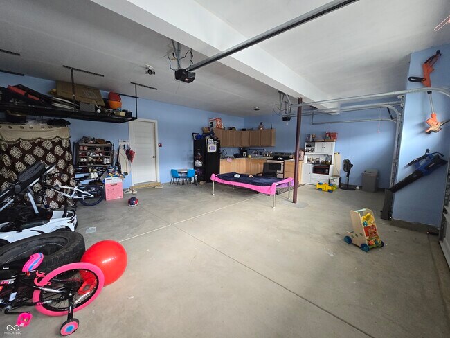 Building Photo - 5128 Summerton St