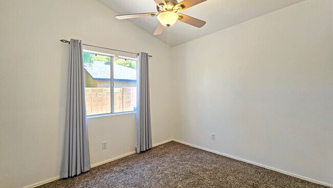 Building Photo - NEAR WESTGATE! Delightful 4bdr Corner Lot ...