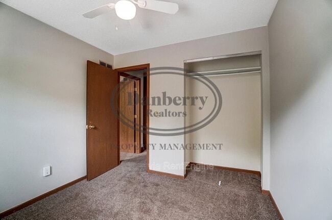 Building Photo - 3540 Willow Run Dr