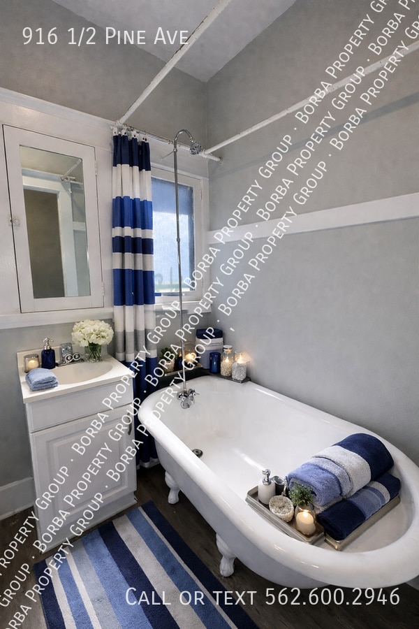 Building Photo - 916 1/2 Pine Ave-