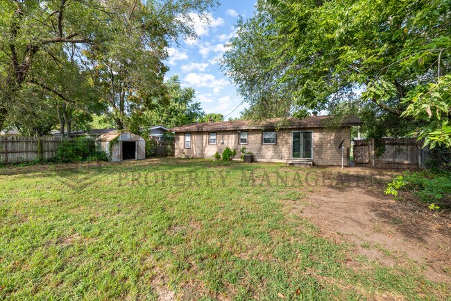 Building Photo - 4732 S Glenn Ave