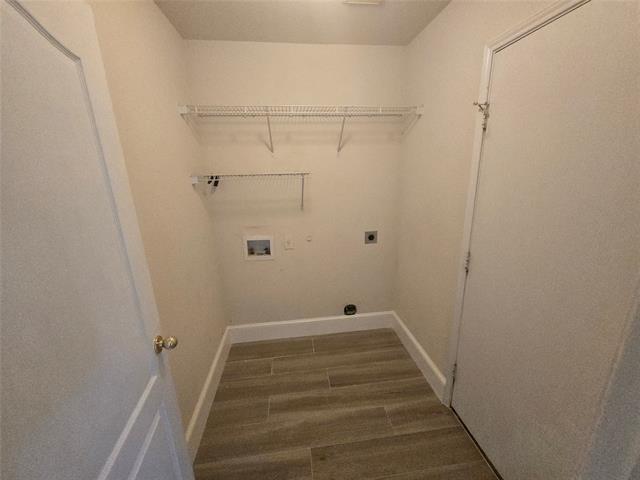 Building Photo - 8405 Luzerne Dr