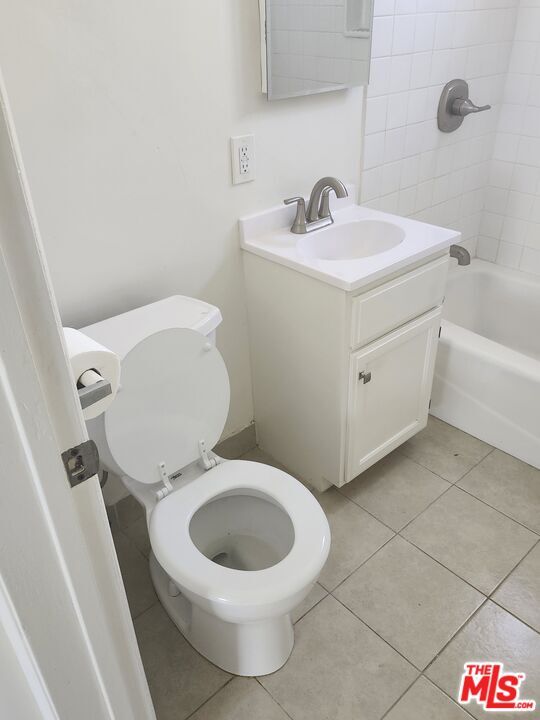 Building Photo - 8261 Crenshaw Dr
