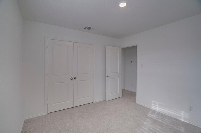 Building Photo - 321 Keefer