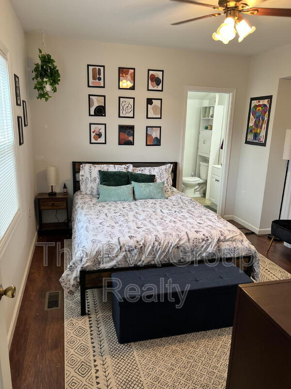 Building Photo - 2517 Haden Ave