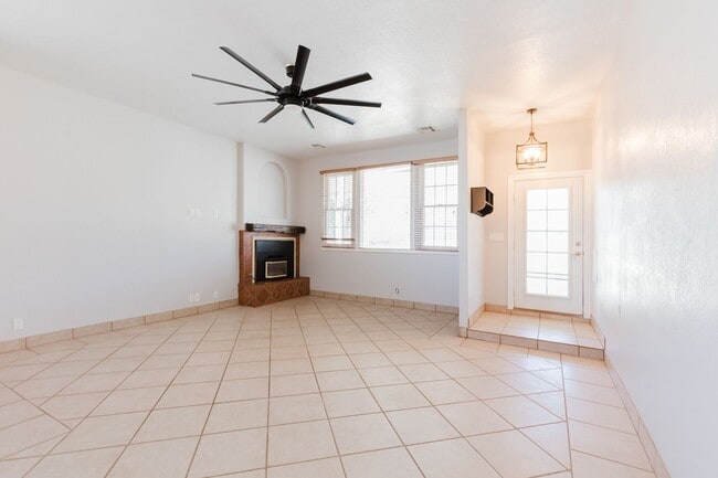 Building Photo - 3 Bedroom 2 Bath With A Mountain View Home!
