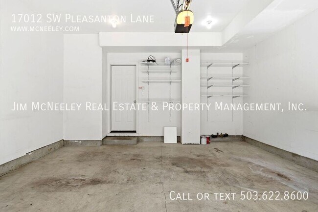 Building Photo - 17012 SW Pleasanton Ln