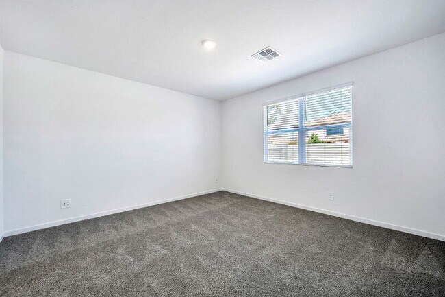 Building Photo - 3104 Bee Trl