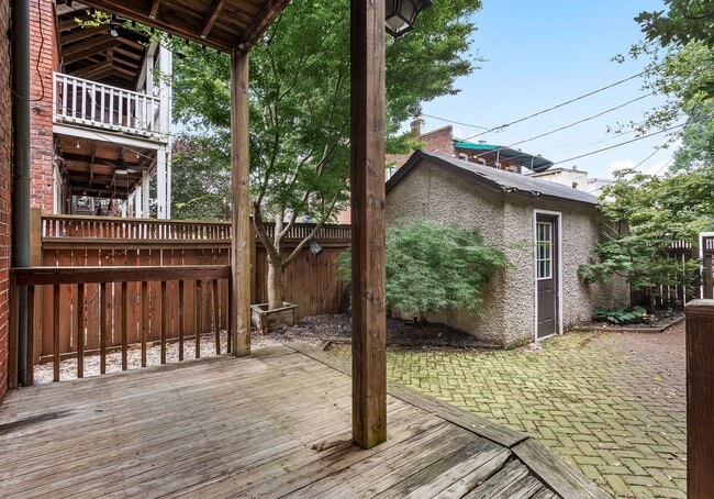 Building Photo - FAN DISTRICT HOME WITH 3 BEDROOMS AND 3 FULL BATHS