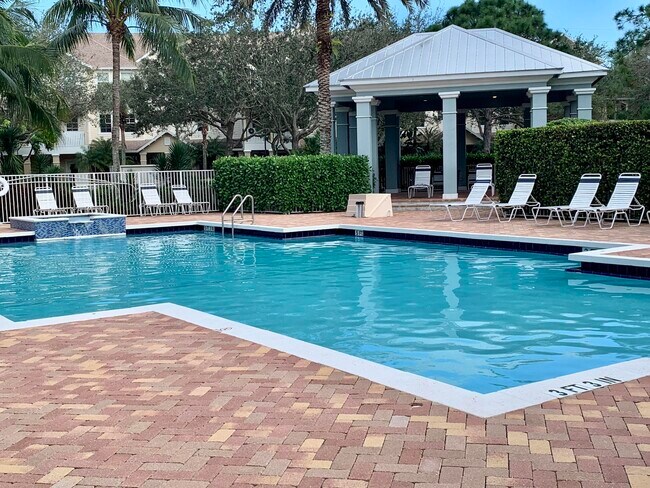 Building Photo - 188 W Thatch Palm Cir