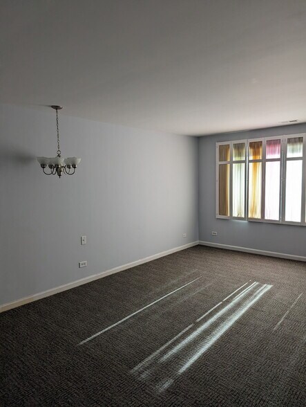 Building Photo - 5935 Lincoln Ave