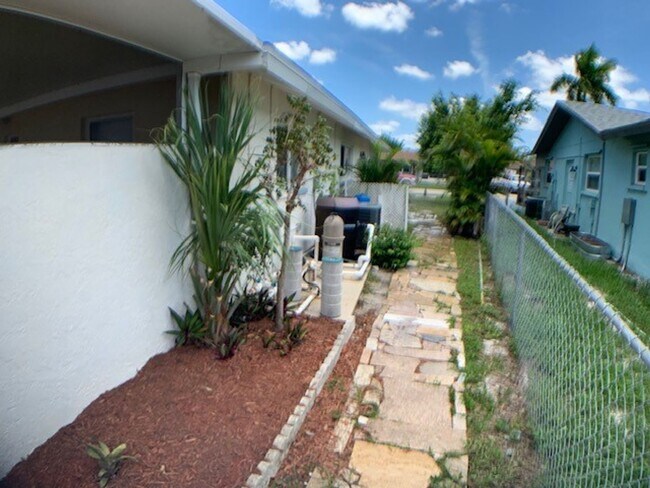 Building Photo - 1342 Torreya Cir