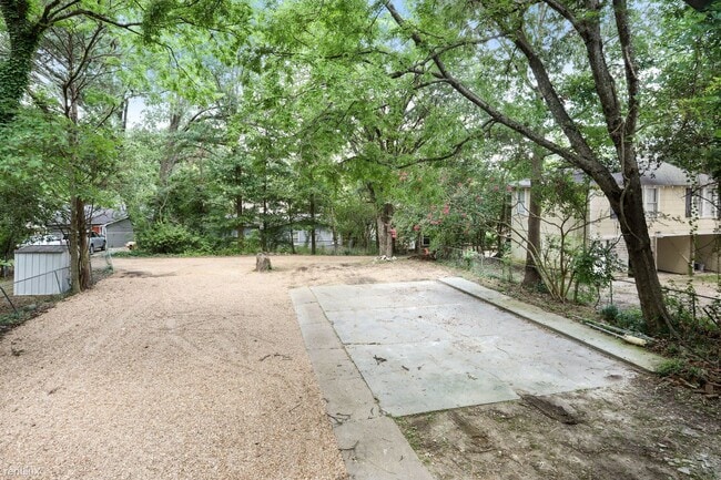 Building Photo - 1 br, 1 bath 4plex - 1021 Monroe Street D