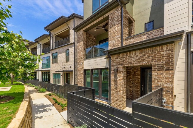 Building Photo - 4703 Unity Cir