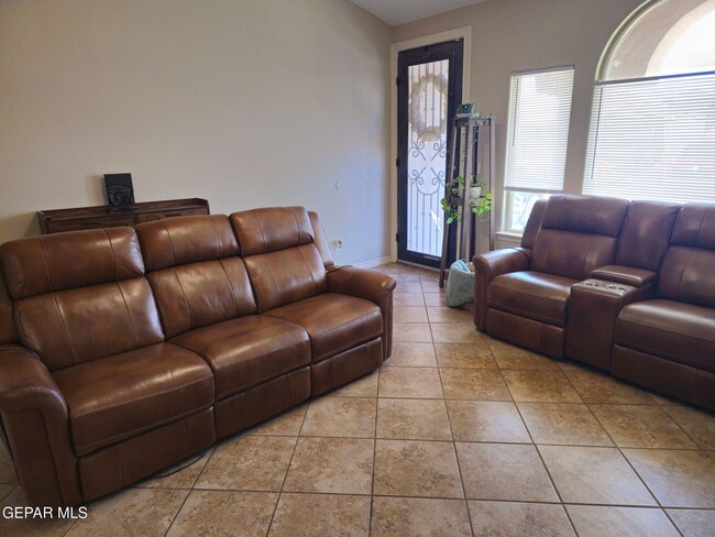Building Photo - 14660 Spanish Point Dr