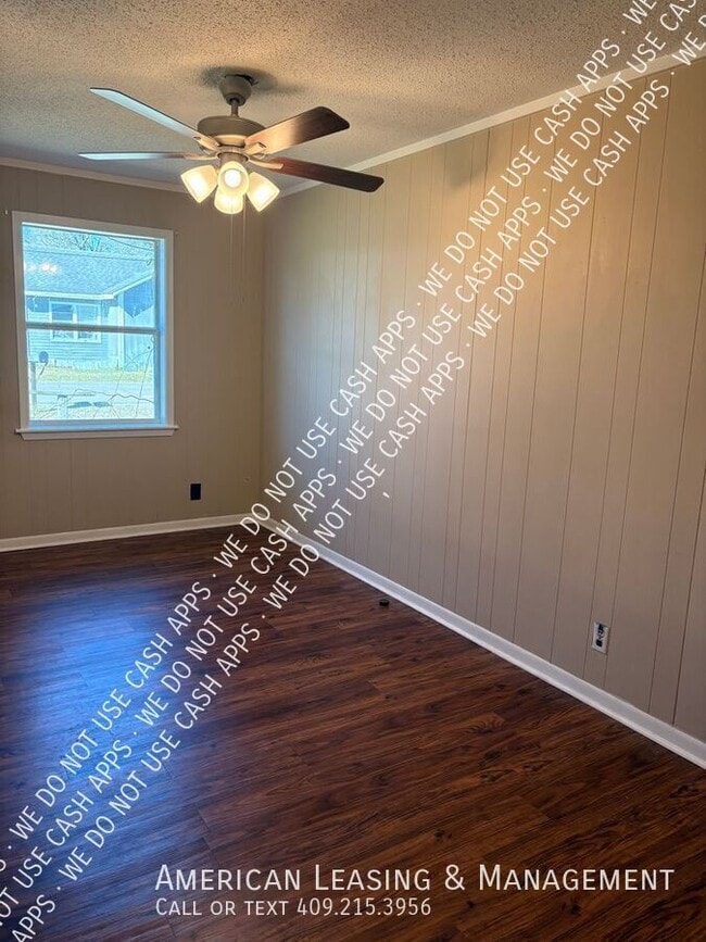 Building Photo - 281 S 2nd St