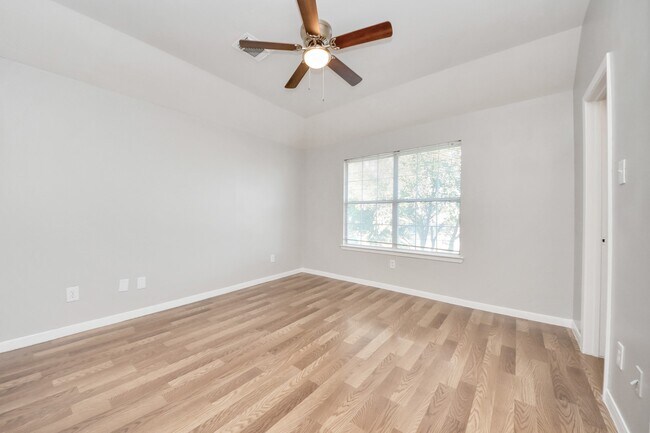 Building Photo - 6446 Mountain Pines Ln