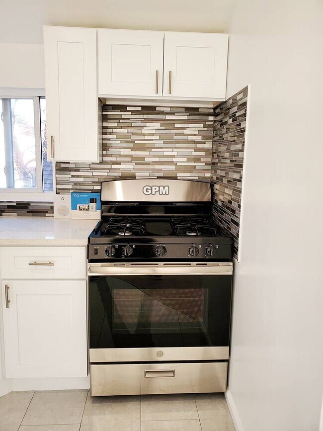 Building Photo - 5 Marlborough Rd