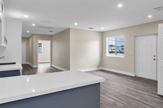 Building Photo - 2451 NW 21st St