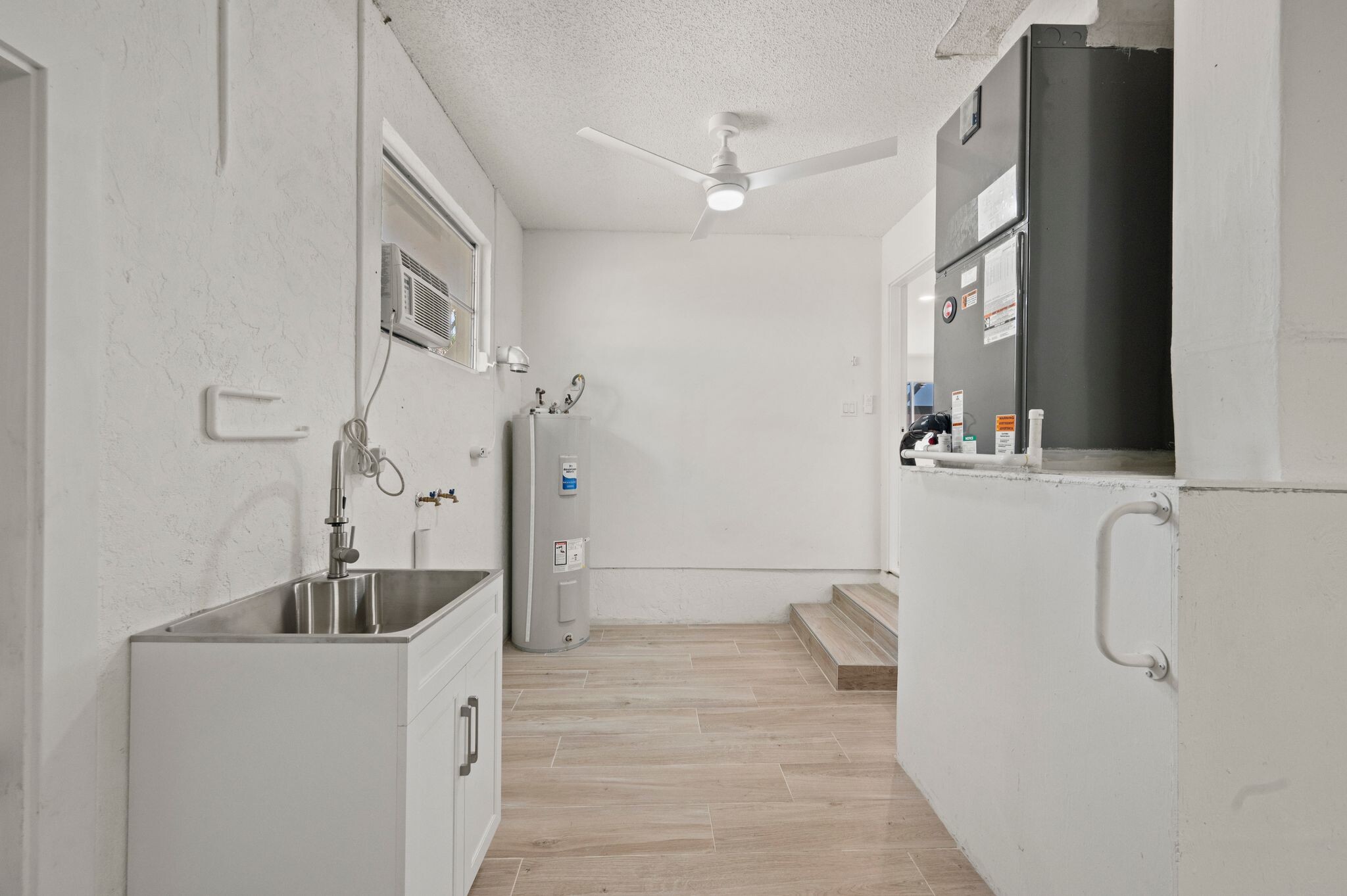 Building Photo - 210 Divinci Dr