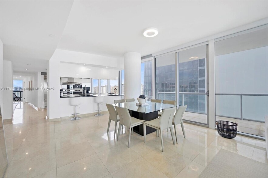 Building Photo - 17121 Collins Ave