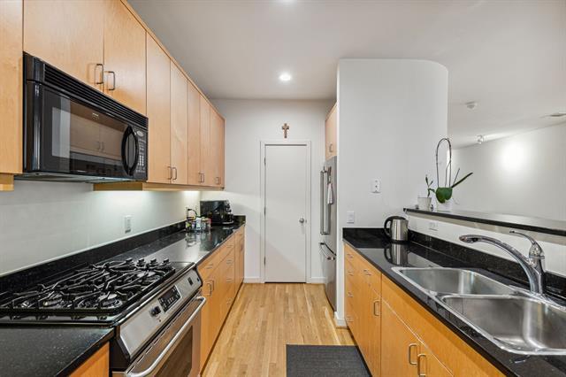 Building Photo - 3320 Miro Pl