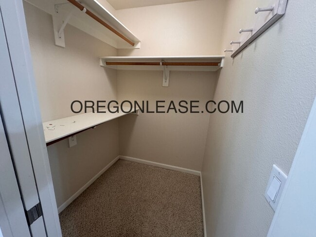 Building Photo - 3 bed 2 bath North river rd area home