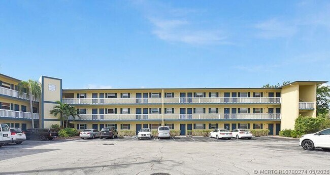 Building Photo - 1400 NE 57th Ct