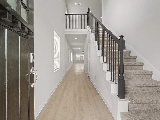 Building Photo - 17103 King Eider Rd