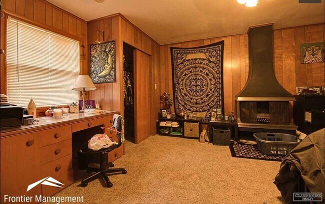 Building Photo - 4 Bedroom Home with Amazing Features Available!