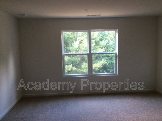 Building Photo - 1627 Larkspur Trail