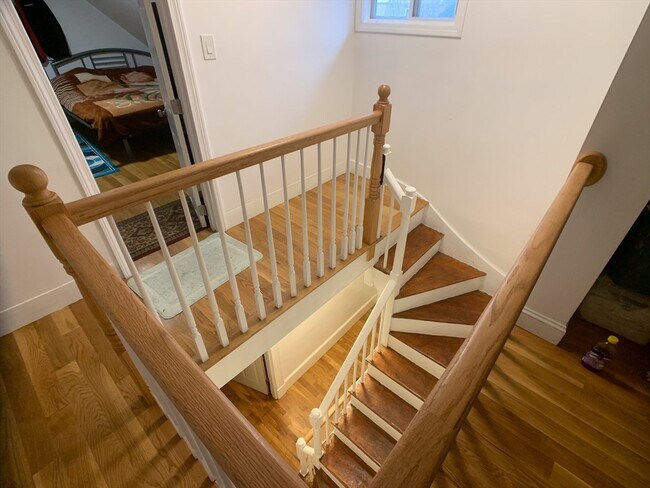 Building Photo - 6 Webster St