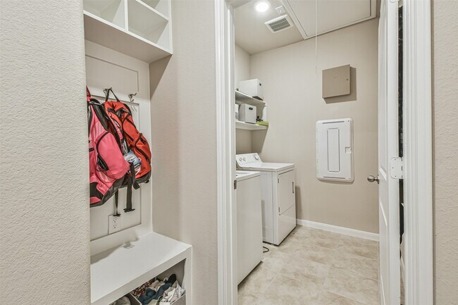 Building Photo - 19111 Friesian Stallion Ln