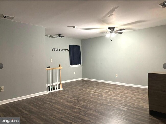 Building Photo - 706 Horseshoe Dr