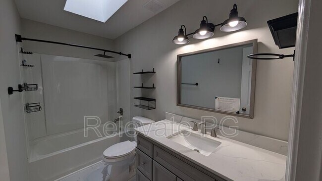 Building Photo - 12 Cottontree Ct