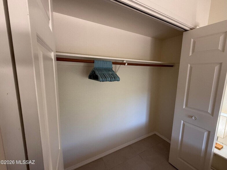 Building Photo - 5750 N Camino Esplendora