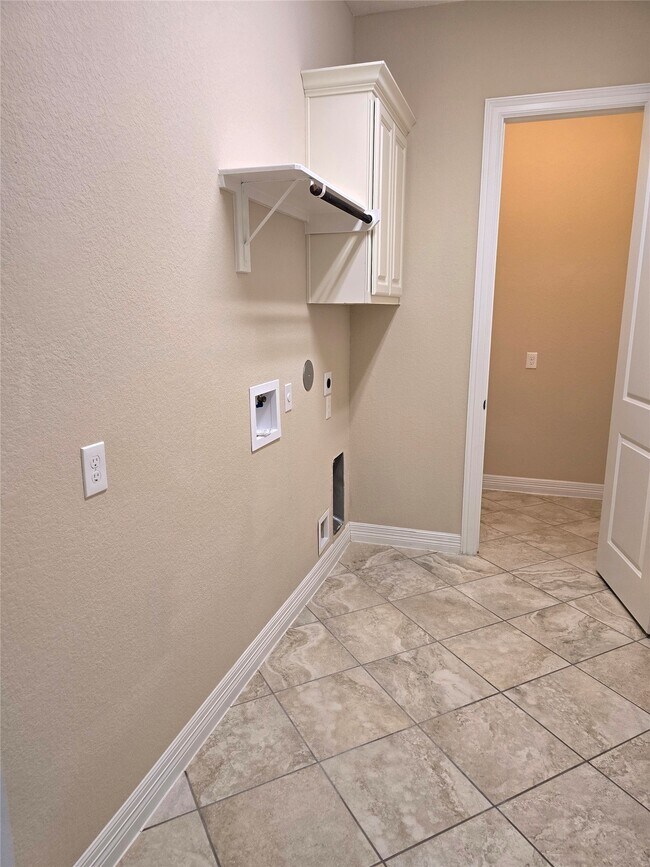 Building Photo - 10 Val Delsa Ct