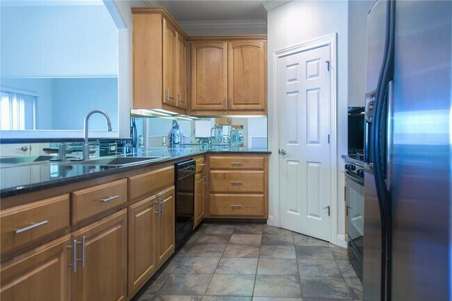 Building Photo - 10300 Morado Cove