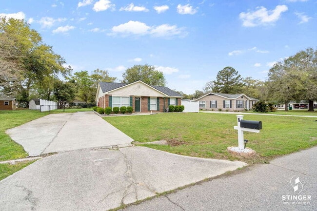 Building Photo - 16 Quail Ridge Cir N