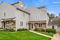Building Photo - 302 Pinebrooke Cir