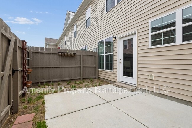 Building Photo - 2403 Trafton Pl