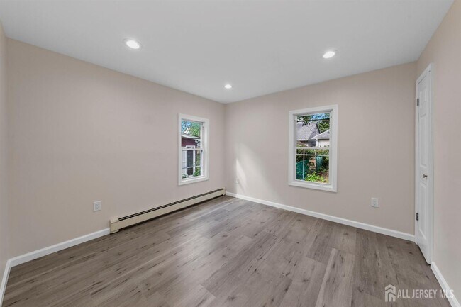 Building Photo - 166 Prigmore St