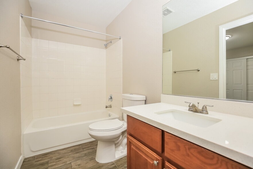 Building Photo - 5347 S Galanthus St
