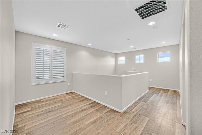 Building Photo - 6110 Scarlet Leaf St