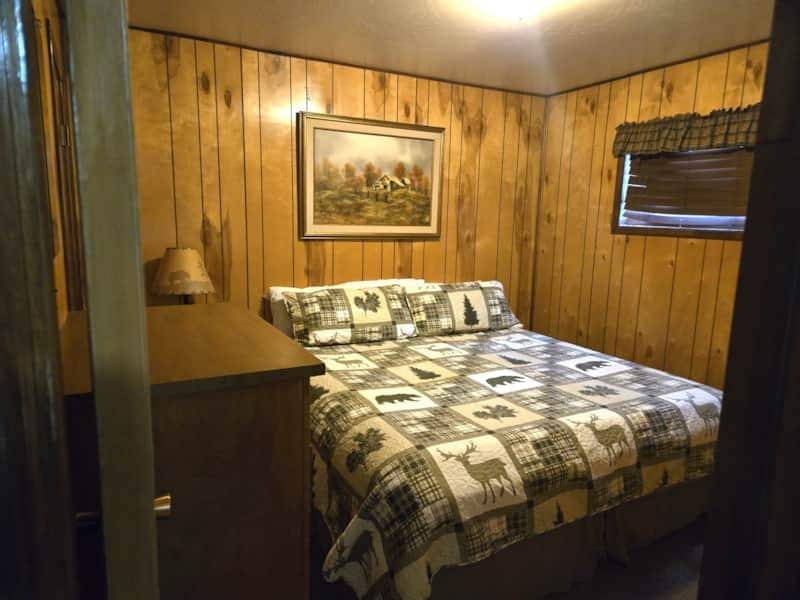 Building Photo - 165 E White Mountain Blvd